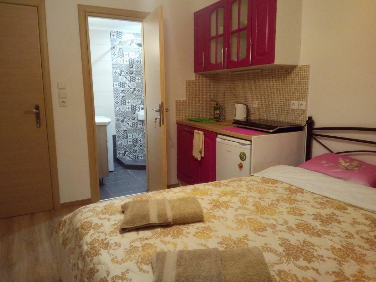 Comfortable inexpensive apartmets near metro Athen Eksteriør bilde